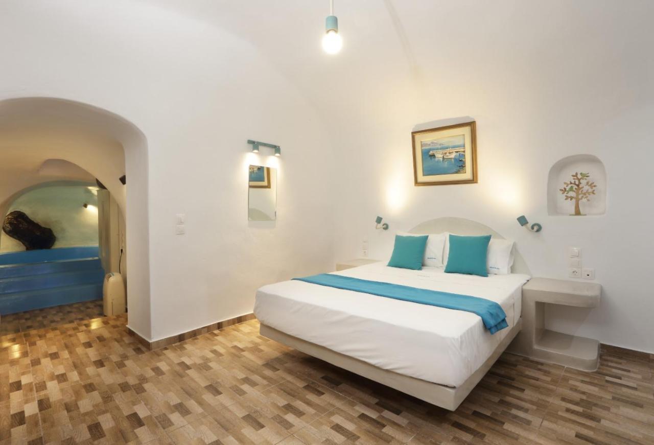 Church And Cave - Santorini Private Residences Мессария Экстерьер фото