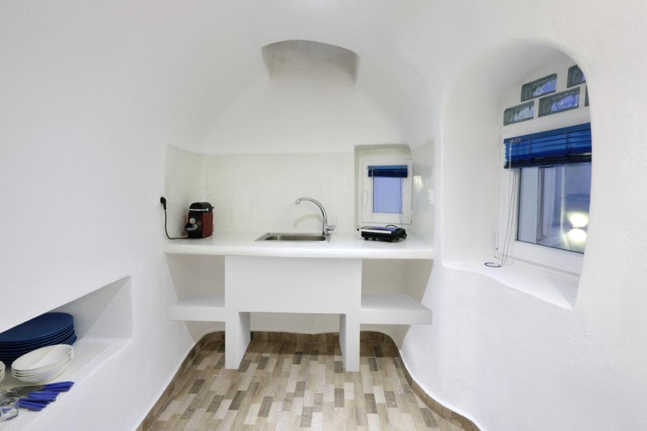 Church And Cave - Santorini Private Residences Мессария Экстерьер фото