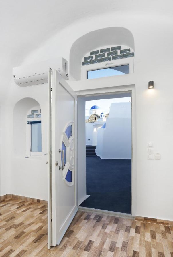 Church And Cave - Santorini Private Residences Мессария Экстерьер фото