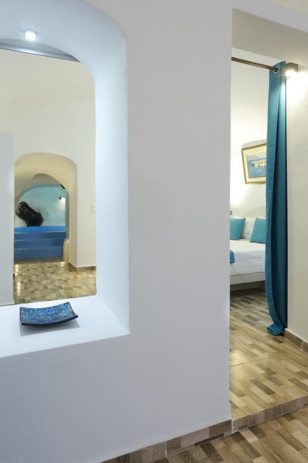 Church And Cave - Santorini Private Residences Мессария Экстерьер фото