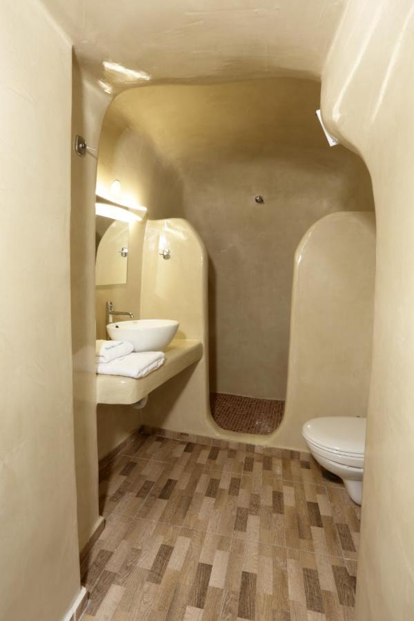Church And Cave - Santorini Private Residences Мессария Экстерьер фото