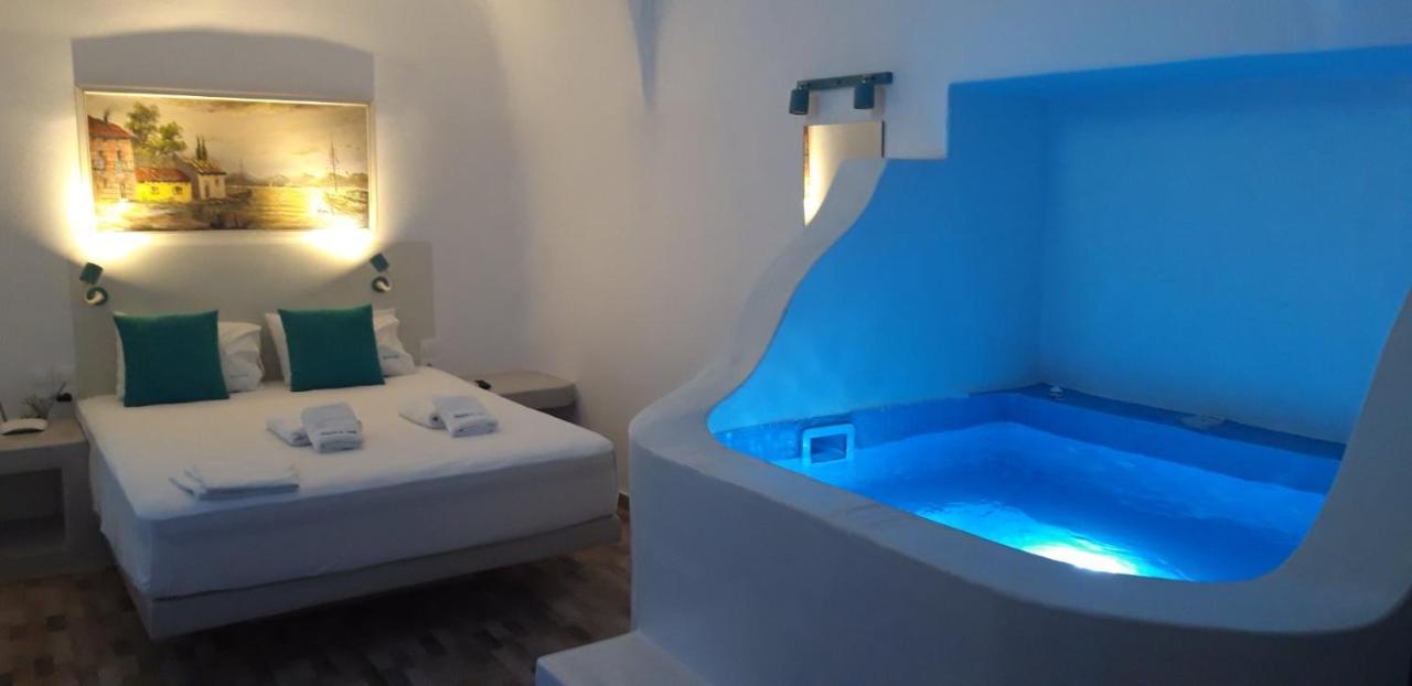 Church And Cave - Santorini Private Residences Мессария Экстерьер фото